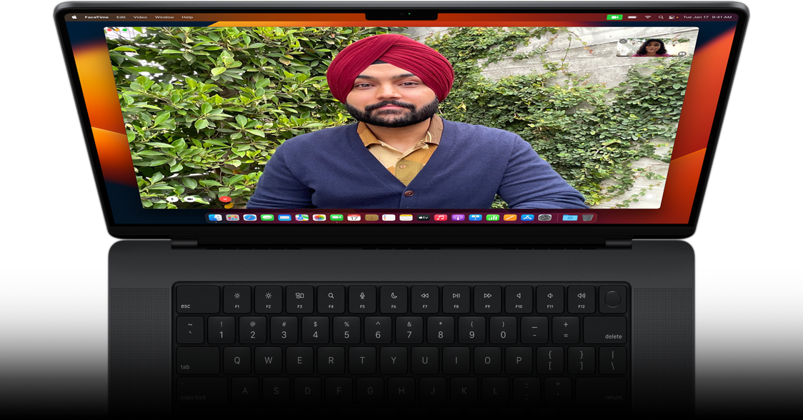 Imagen de la MacBook Pro que muestra una llamada de video de FaceTime